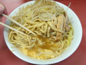【二郎/ひばりヶ丘】乳化スープのレジェンド店！ルール、コール、メニューを徹底解説「ラーメン二郎 ひばりヶ丘駅前店」 | ラーメンエンジニアの麺ブログ